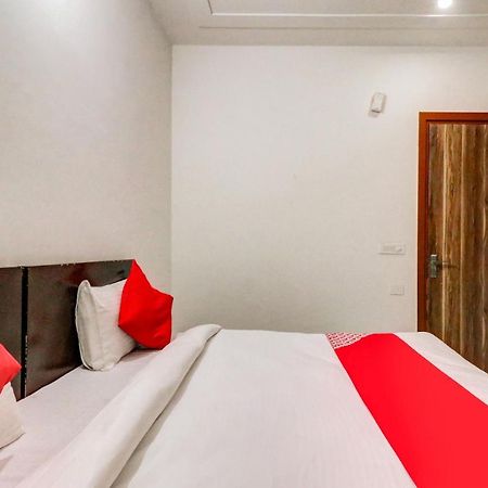Oyo 71597 The Shivaay Residency Hotel Gurgaon Exterior foto