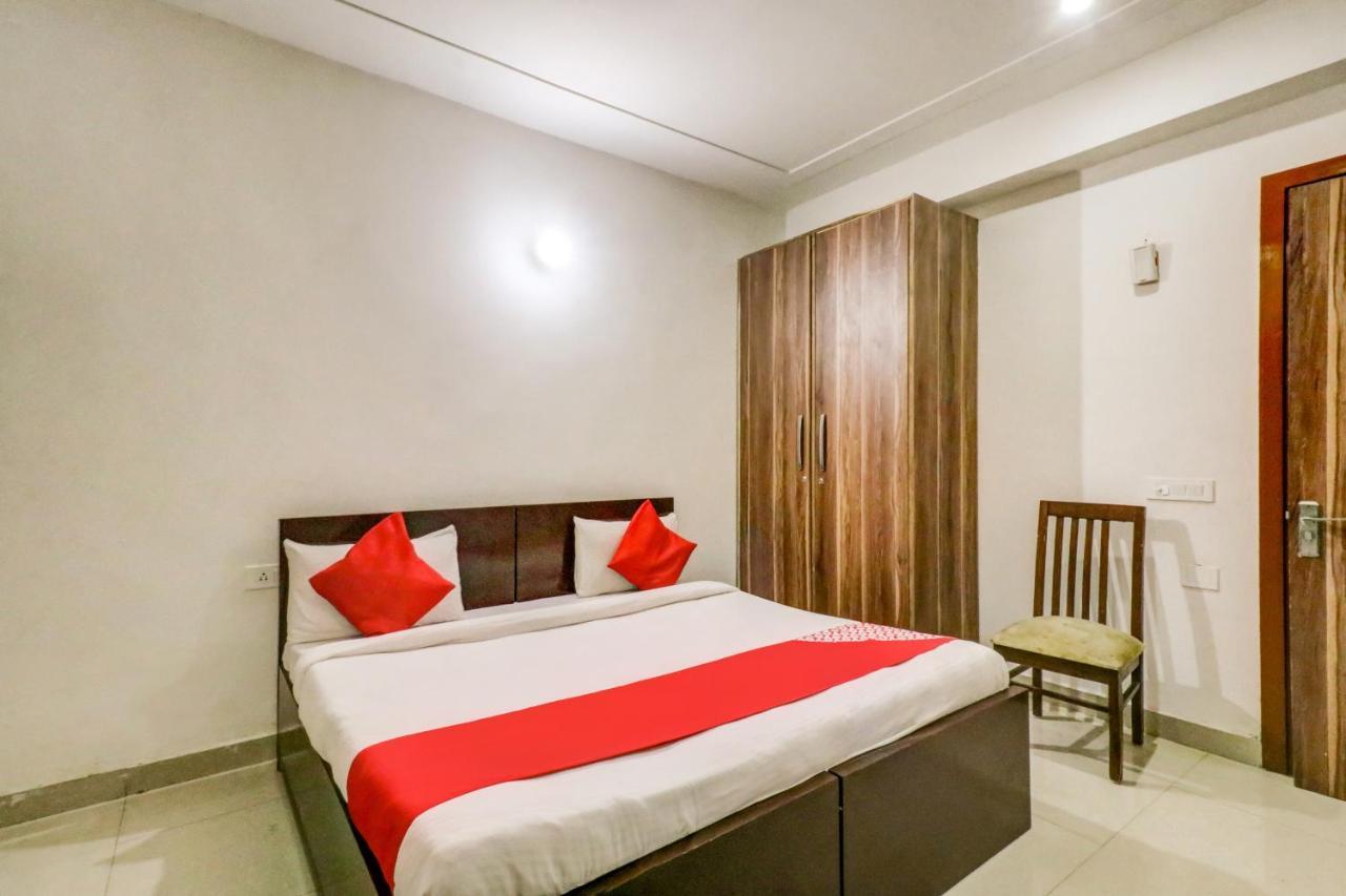 Oyo 71597 The Shivaay Residency Hotel Gurgaon Exterior foto