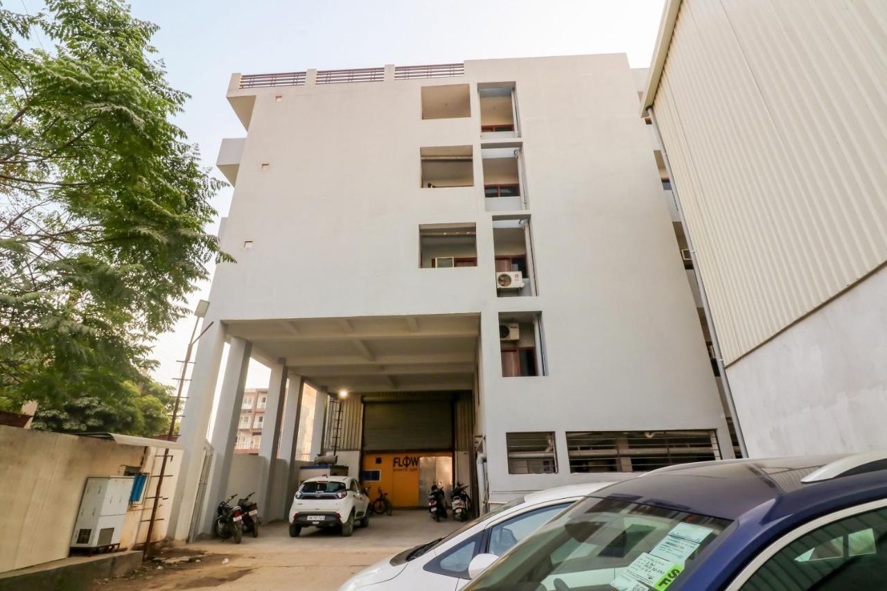 Oyo 71597 The Shivaay Residency Hotel Gurgaon Exterior foto