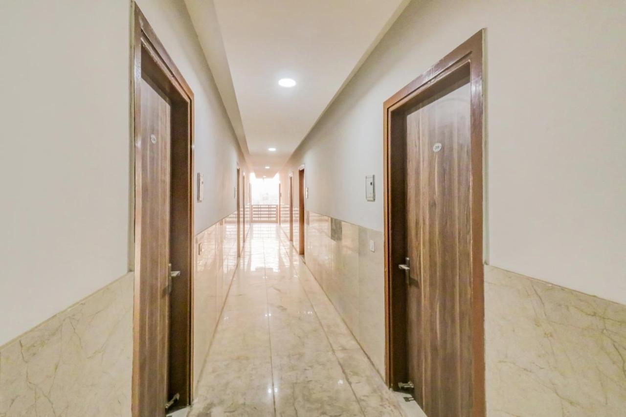 Oyo 71597 The Shivaay Residency Hotel Gurgaon Exterior foto